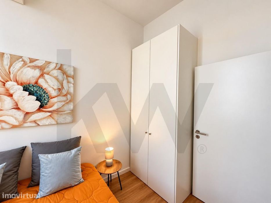 Apartamento T2 Renovado com Terraço de 20 m2 | Penha de França | Lisbo