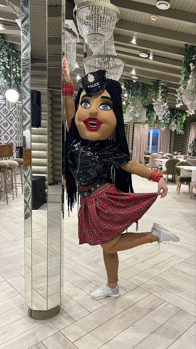 Стрепризерша на день народженя