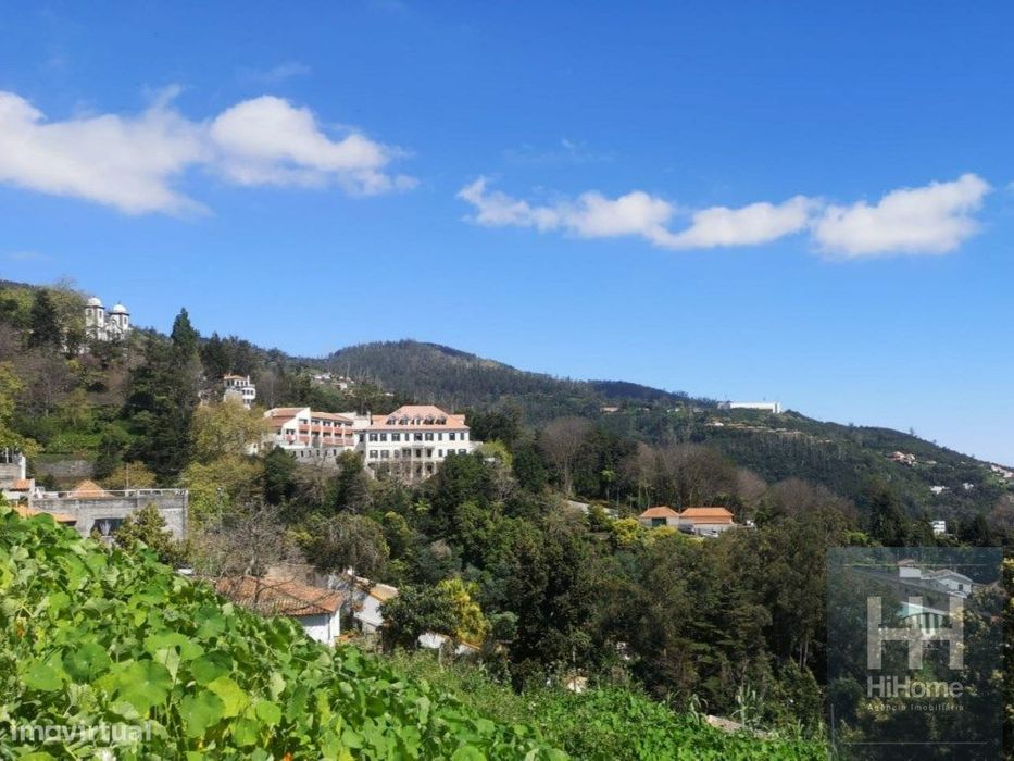 Terreno com 590 m2 no Monte no Funchal