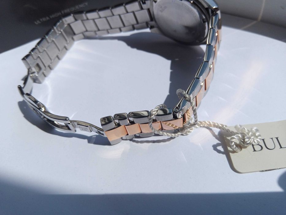 Женские часы 136 бриллиантов 2/3 карат- Bulova 98R163 точность 262 кГц