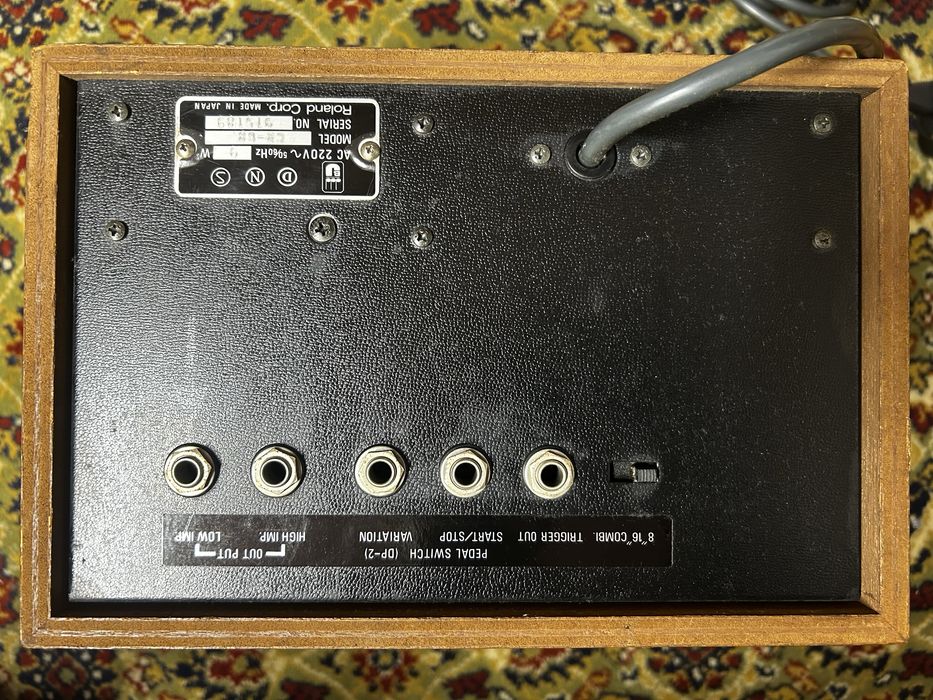 Roland Cr-68 drum machine