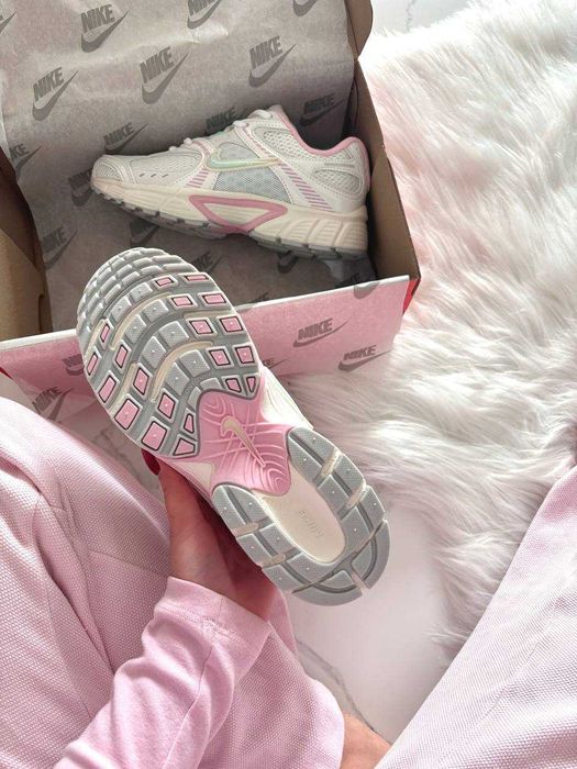 Кросівки Nike V5 RNR White Pink Blue