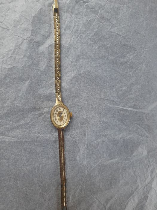 Часы наручные .,