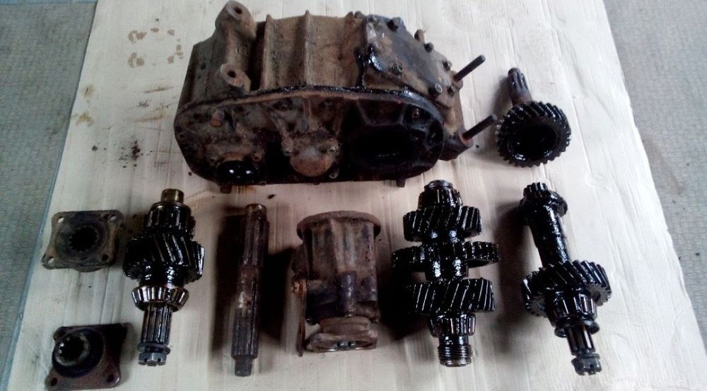 Запчасти зил 157 разные