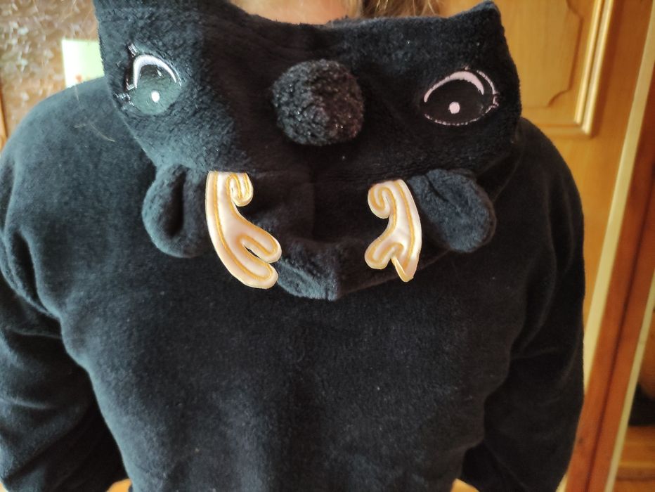 Bluza czarna zimowa z kapturem Rudolf 134/140