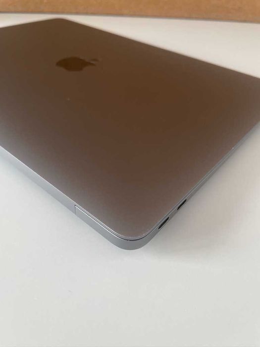 Macbook Air 13" M1 (8/256GB)