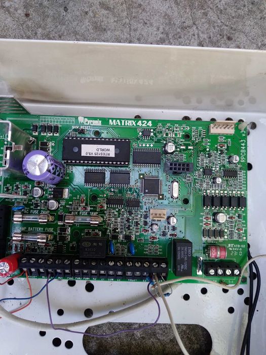 Centralka alarmowa + moduł GSM