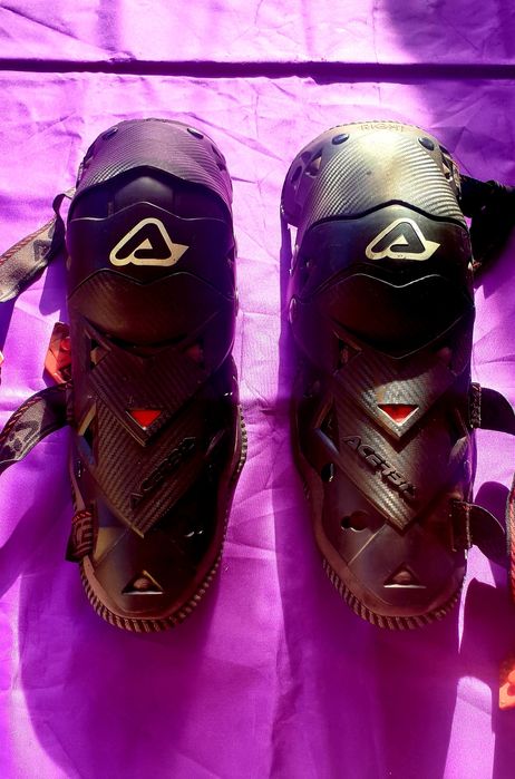 Diverso equipamento motocross