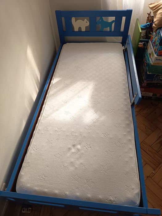 Cama criança azul 70cm x 160cm com colchão