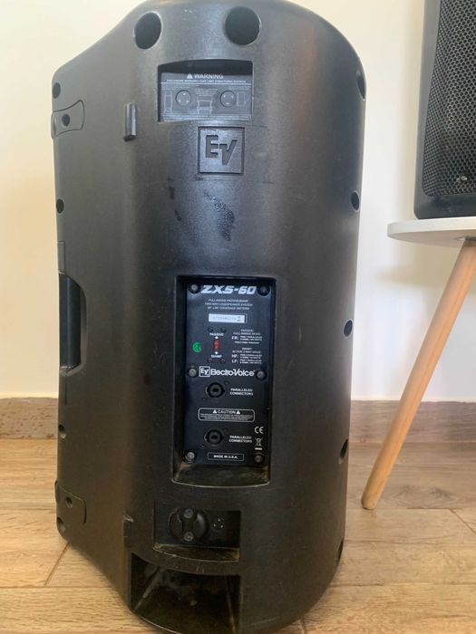 Electro Voice Colunas ZX5-60 em Boa Estado