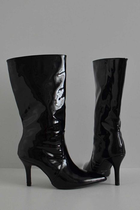 Lśniące kozaki do połowy łydki z lakierowanej skóry ekologicznej 38