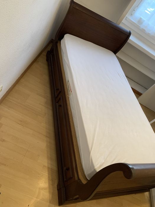 Cama de solteiro dupla + 2 colchões