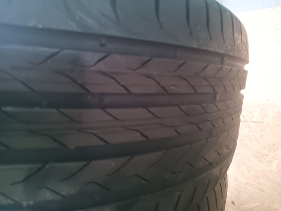 Komplet opon 255/45R20 Continental