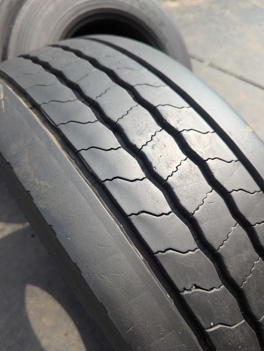 235/75R17.5 Hankook AH35 przód