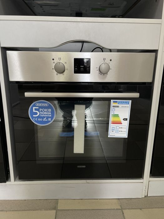 Вбудована духовка, витяжка і поверхня