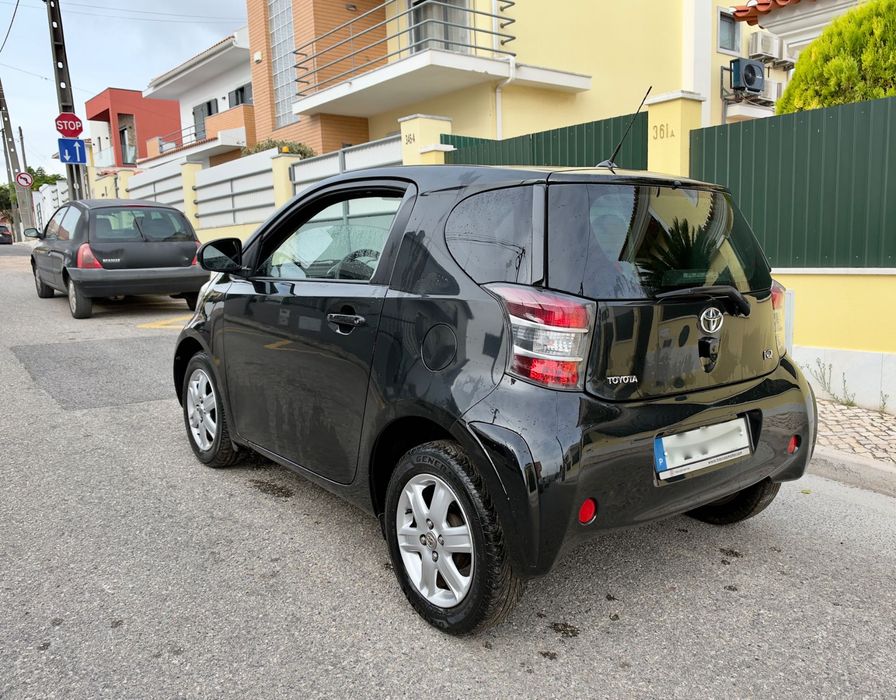Toyota iQ