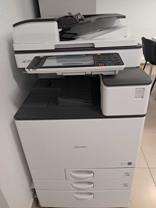 Fotocopiadora multifunções RICOH MP C2003
