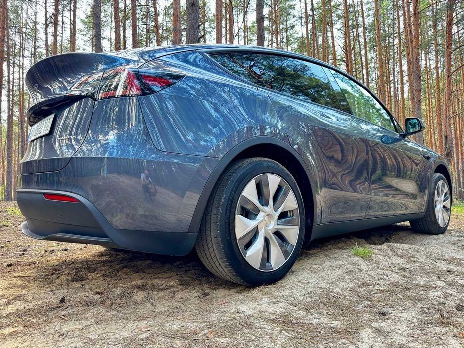 Тесла модел У 2023 повний привід Зимовий Пакет Тепловий насос