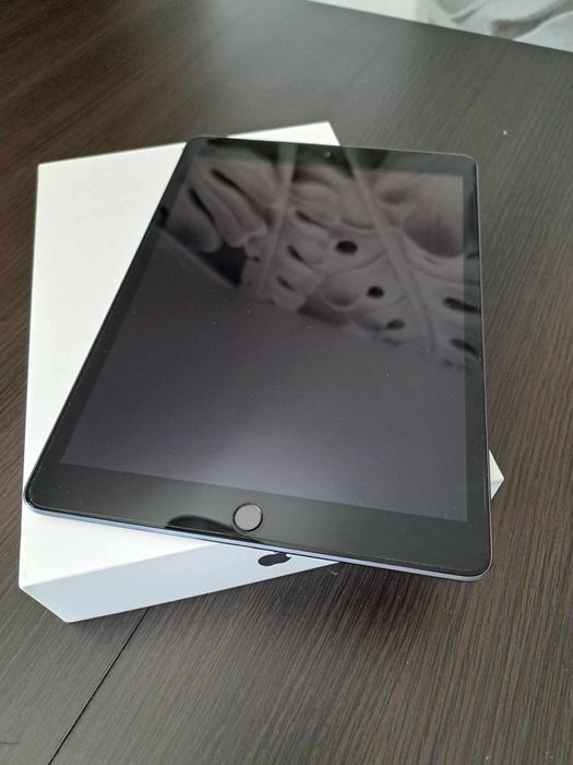 Ipad 9 generacja 64gb rysik etui klawiatura gwarancja