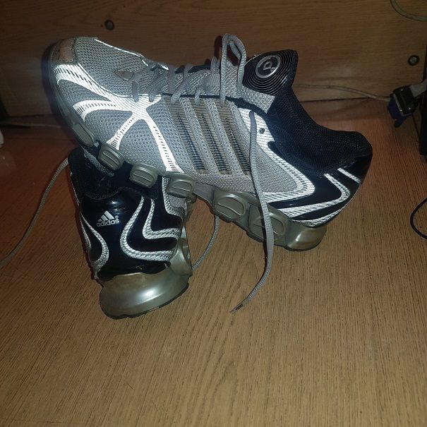 Buty Adidas R41 SNEAKERS
