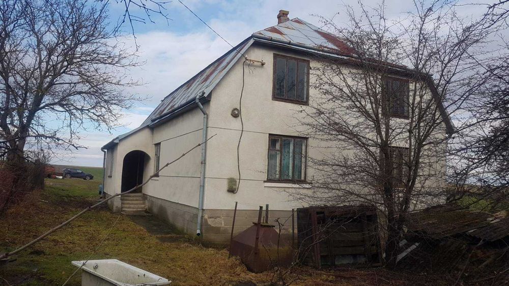 Продаж будинка та земельної ділянки в селі Зушиці