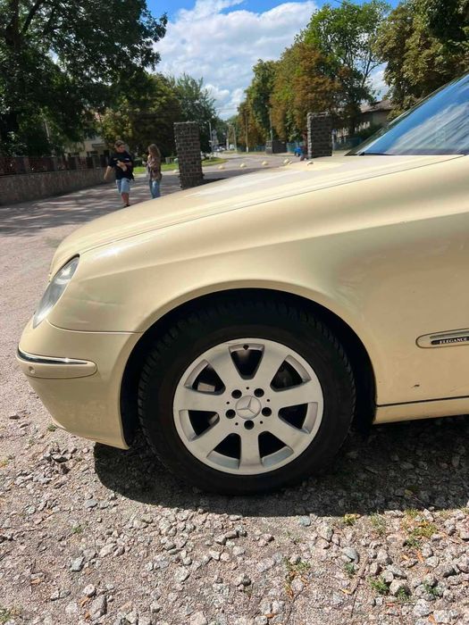 Продам Мерседес Е320