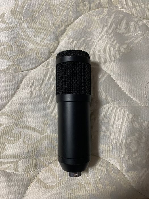 Студійний мікрофон