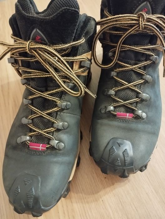 Кроссовки кожаные