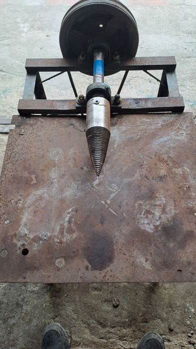 Дровокол винтовий