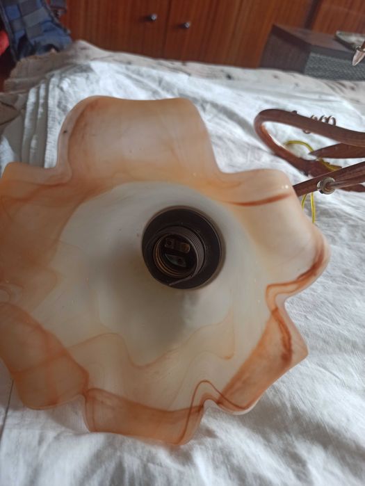 Продам люстру б/в