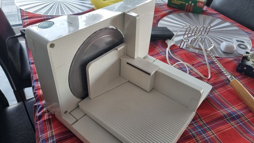 Krajalnica do chleba i wędlin krups