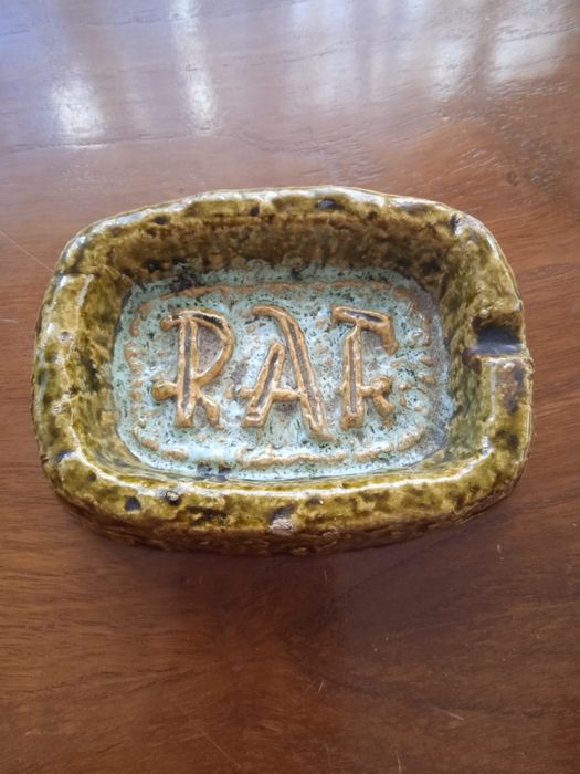 Cinzeiro em porcelana