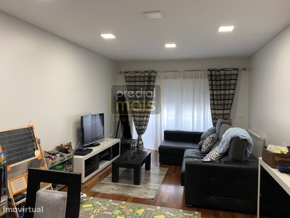 Apartamento T2 — Vila Nova De Famalicão E Calendário, Braga