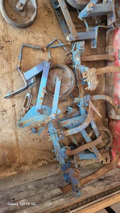 Продам секції міжрядного культиватора КРН