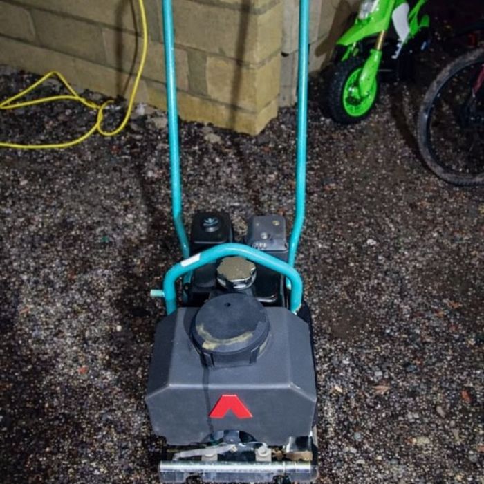 Placa vibratória compactadora AMMANN