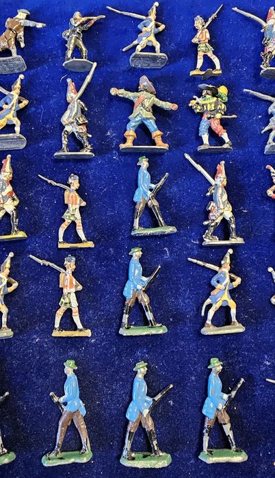 Zestaw ołowianych żołnierzyków