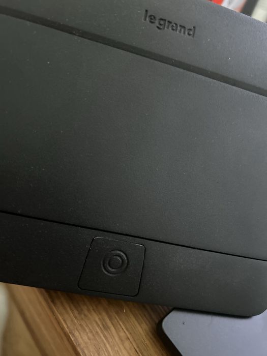 Legrand Noir Black 6 540 02 Gniazdo prądowe uchylne