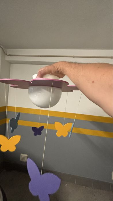Candeeiro de tecto de quarto menina