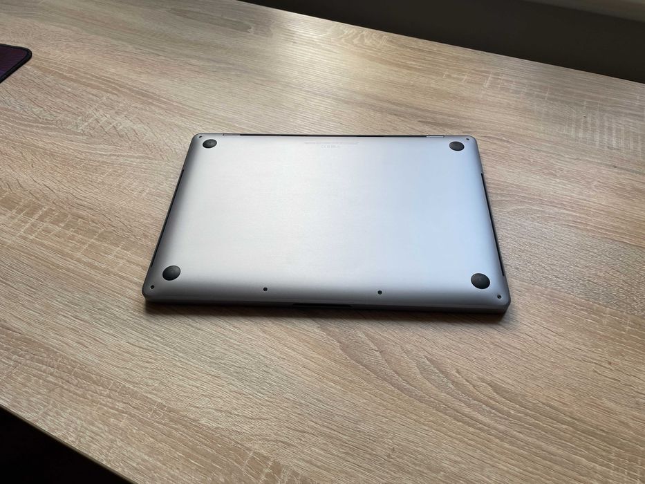 Apple MacBook Pro 13.3" 2020p. Intel® i7_ 1000gbSSD_32gb RAM _ ідеальний_ 37 циклів Батарея