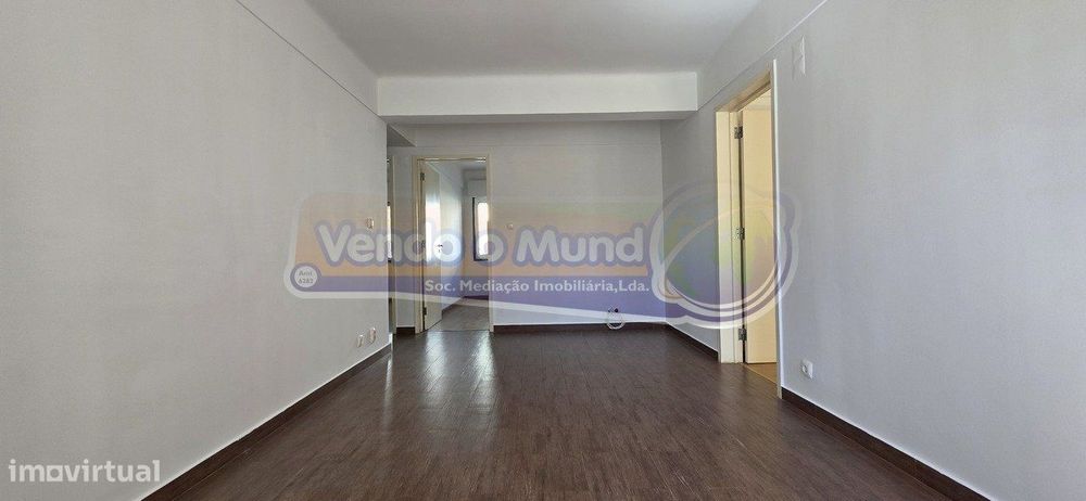 Apartamento T3 em Carnide (LXLX013)