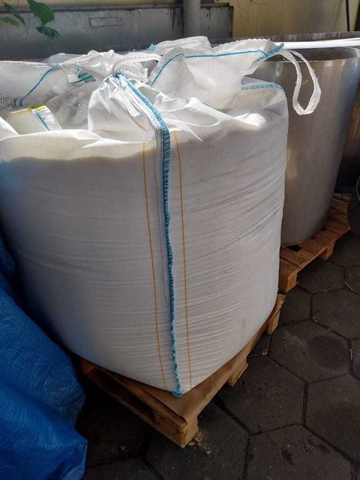 Cukier biały buraczany ICUMSA 45 od 422 EUR / tona.