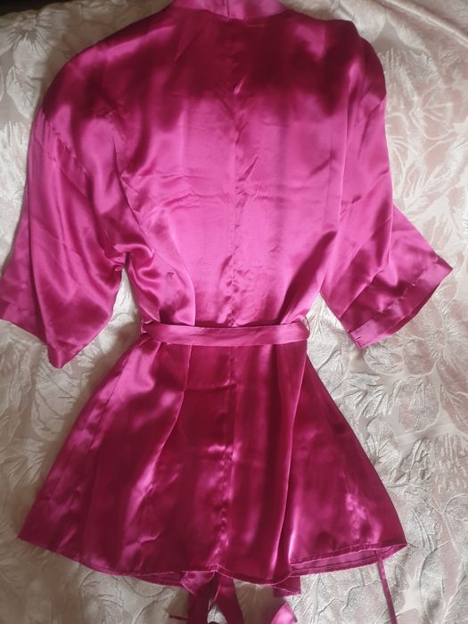 Szlafrok z Jedwabiu Intimissimi M/S nowy.