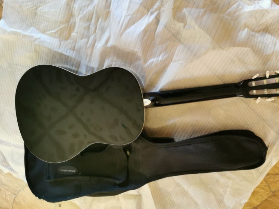 Gitara z pokrowcem NOWA