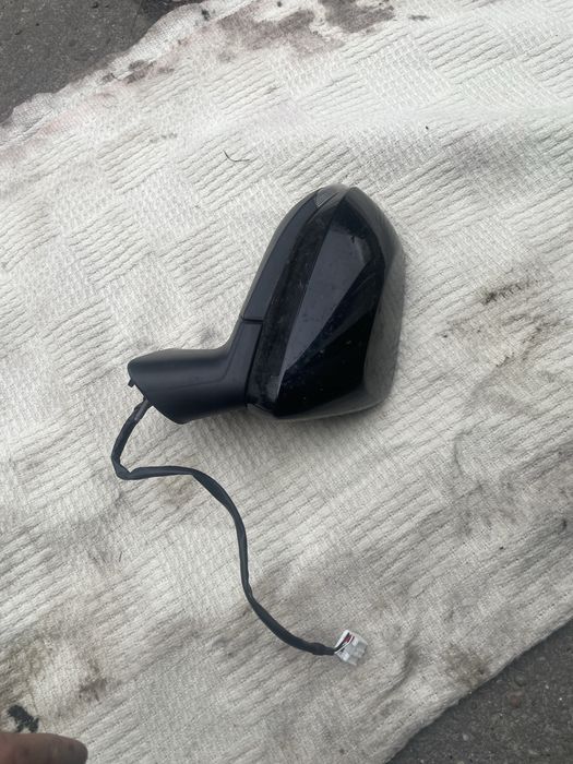 Lusterko prawe toyota corolla e21 8 pin czarne