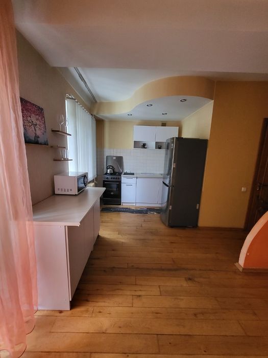 Сдам посуточно 1к.кв студию Дом мебели/Филатова/Черёмушки