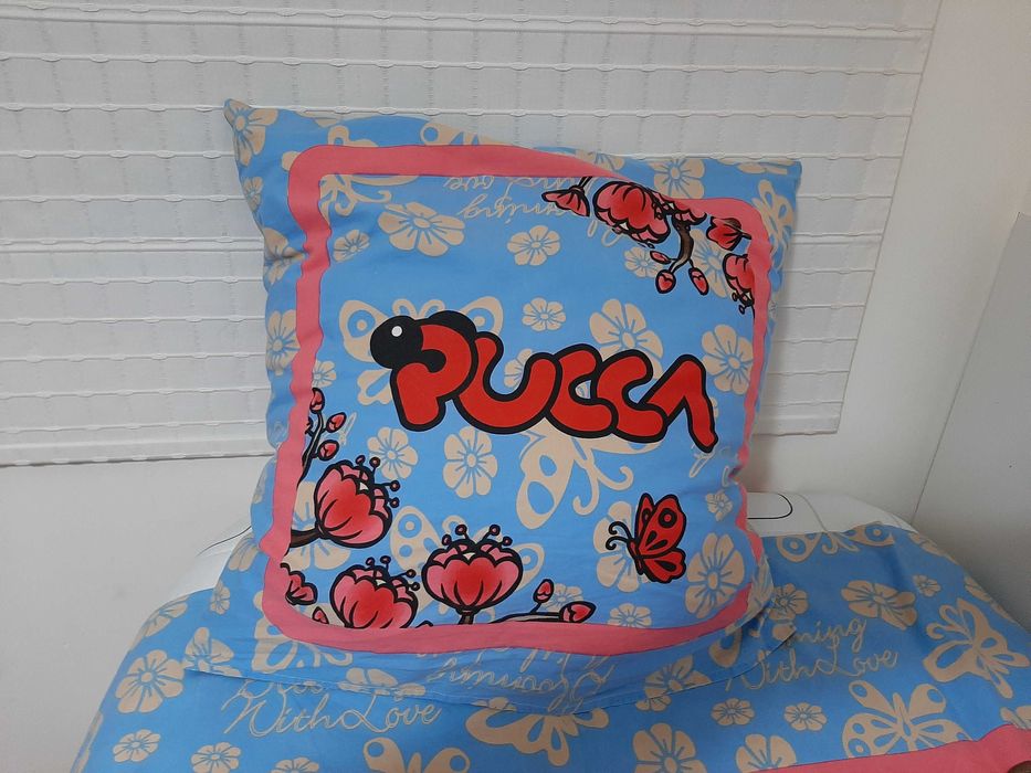 2 Capas Edredon. 1  PUCCA, 2 Ikea  côr vermelha e 3 Primark tons cinza