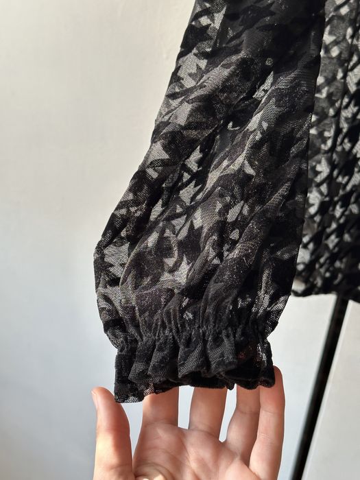 Романтична блуза від Zara