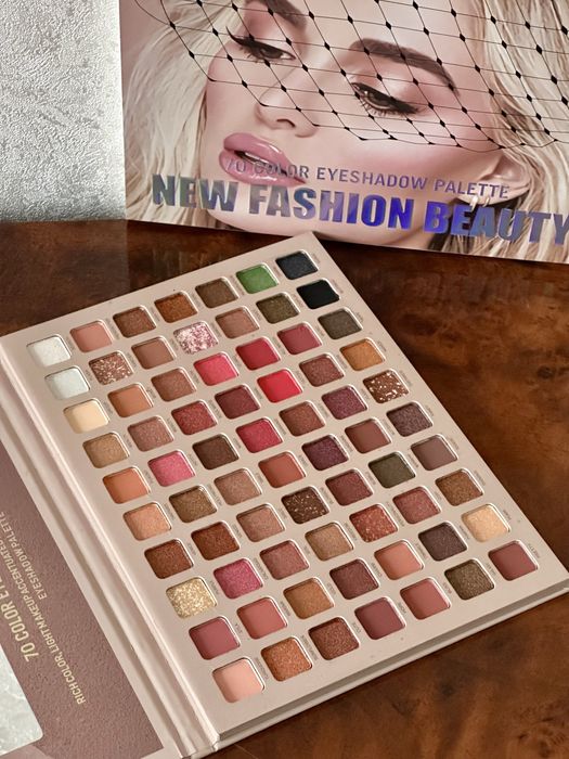 Набір дитячоі косметики . Дитяча палетка тіней 70 кольорів