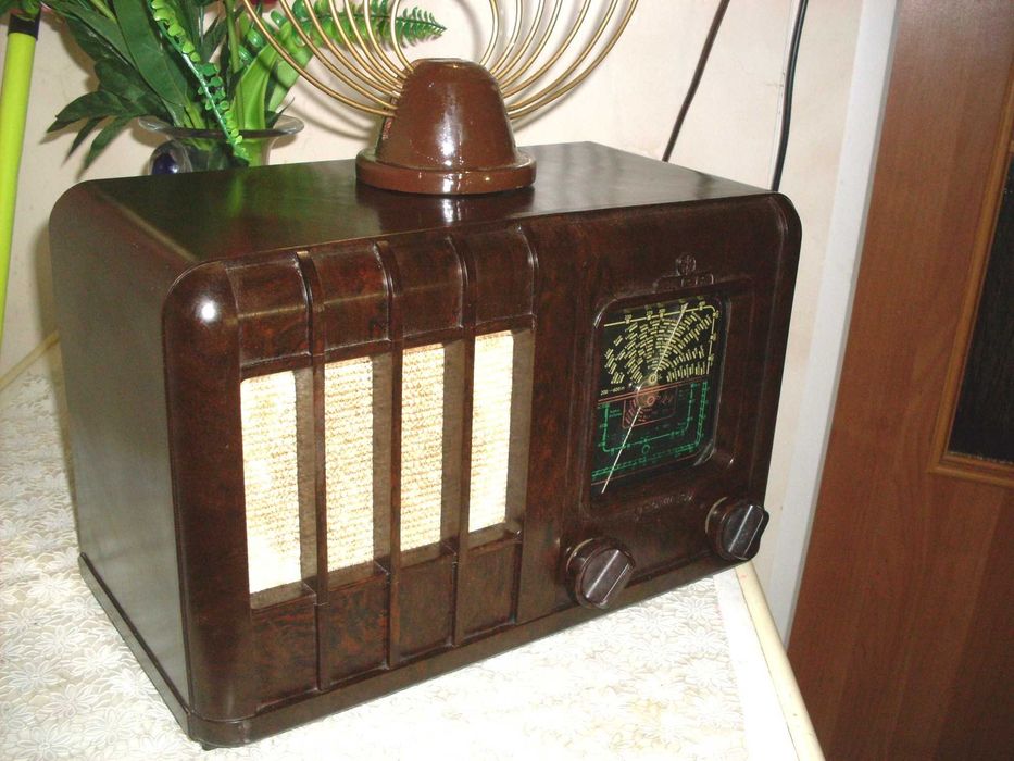 Stare lampowe radio Pionier z 1948 roku-piękne, sprawne.