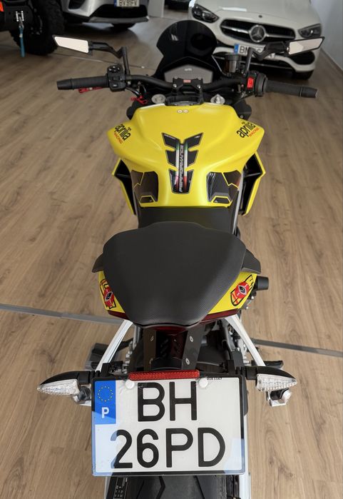 Aprillia Tuono 660 com 2900km